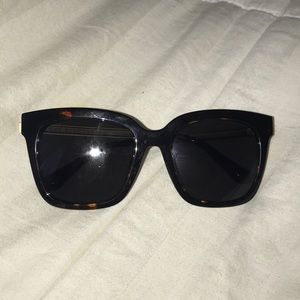 DIFF Eyewear Tortuous SunGlasses Oversized Cateye